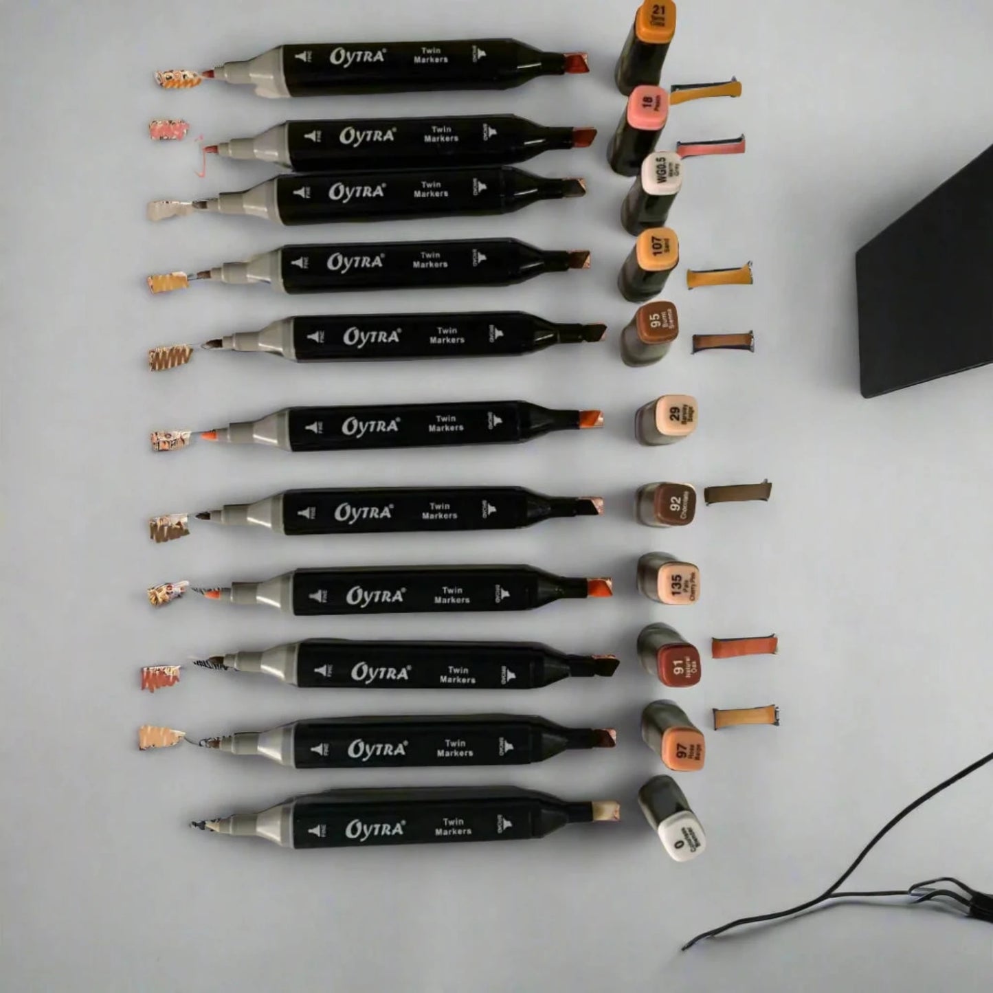 Dual Tip 12 Alcohol Markers Set