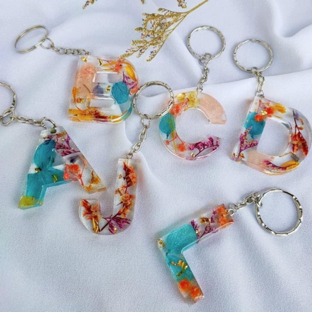 Rasin Key Chain Resin Keychain Making Kit with Mould and KeyChains - Oytra